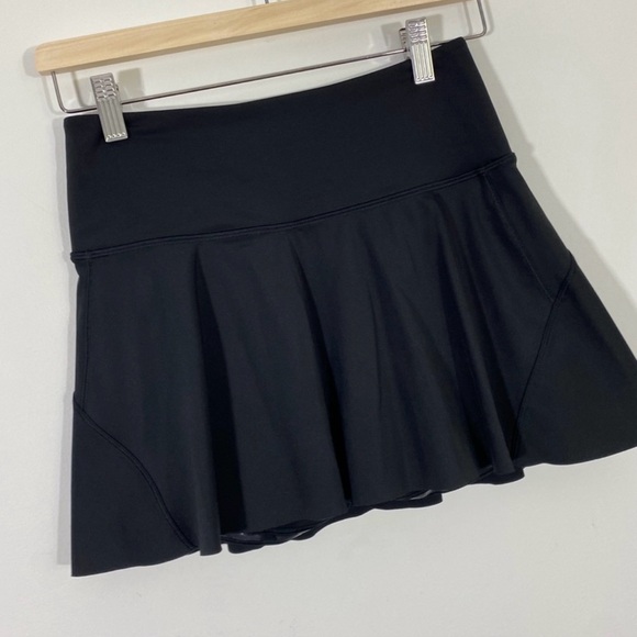 Athleta Women Black Ace Tennis Skirt 13.5 Length Built In Shorts XS - Picture 2 of 4